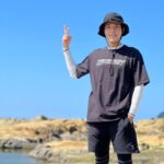Chen-Kang Tang Instagram - 發呆著 思考著 靜靜的走著 改變總是來的猝防不及 讓時間帶著自己去調整 無論接受與否 都是生命的過程與歷練 上衣： @life8_tw