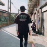 Chen-Kang Tang Instagram - 發呆著 思考著 靜靜的走著 改變總是來的猝防不及 讓時間帶著自己去調整 無論接受與否 都是生命的過程與歷練 上衣： @life8_tw