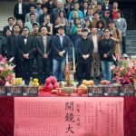 Chen-Kang Tang Instagram - 中午一起床就收到朋友們傳來的訊息 一打開新聞就看到主播們傳來的播報 我 們 擾 鄰 了～ 首先當然還是要和現場的鄰里住戶們說聲抱歉，在拍攝中因為劇情需求而產生的聲音影響到你們 回想起昨天整夜13小時拍攝，除了拍攝中的需求，整個工作團隊在工作過程中都是努力保持著安靜快速，不管在事前和鄰里打招呼、拍攝前期的所有申請、現場對於交通和用路人的疏導，每一句都是不好意思當開頭、抱歉 謝謝當結尾，滿滿的笑容和不斷的鞠躬，一切都是怕造成大家心裡的不愉快，更不希望因為我們的工作而造成他人的困擾，也許不盡完美，但我相信所有工作人員和演員們都是把這樣的標準放在心裡，並努力遵守 其實非常心疼所有的工作人員，頂著寒風刺骨的低溫，被風吹到頭痛、冷到鼻涕直流、咳嗽、身體痠痛、從傍晚忙到天亮，都是為了夢想打拼、為了養家糊口，更為了拍出每一部能令人刮目相看的好作品 我們還是會繼續努力拍攝、努力避免打擾到大家，請再給我們一些時間、機會 謝謝你們給予更多的包容和支持 @gatao_movie