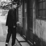 Chen-Kang Tang Instagram - 12月了… 終於有冬天的感覺 這兩年的變動也在今年最後一個月 逐漸的平靜和有了新的方向 喜歡這個季節 這樣的狀態 這樣的自己 @miroan_media -Thanks- Photo by @lifeisnoteasy1998 Outfit by @vue.official_ Make up by @huan2.studio Hair by @jude_ego.tw