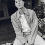 Chen-Kang Tang Instagram - 褪去悶熱煩躁的濕黏 穿上舒適冷靜的颯爽 天涼好個秋🍂 @miroan_media -Thanks- Photo by @lifeisnoteasy1998 Outfit by @vue.official_ Make up by @huan2.studio Hair by @jude_ego.tw