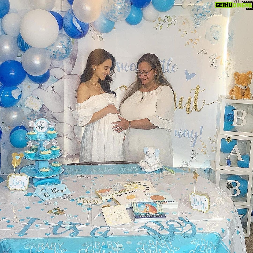 Cherie Jimenez Instagram - When Phoenix was in my belly β¨Love this picture of my Mama & I β¨ π£π±π π€πππΏππππ