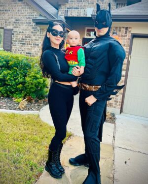 Cherie Jimenez Instagram - 🦇🐈‍⬛🦸🏻‍♂️ • 🎃 • ♥️ Our first Halloween was a success 👻