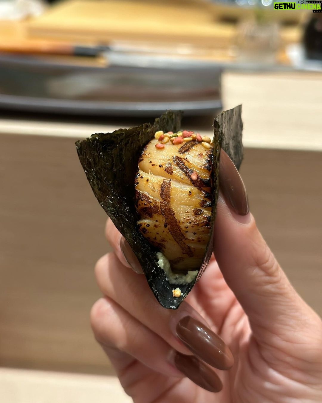Chermarn Boonyasak Instagram - I love omakase 🍣 @sushimitora Bangkok, Thailand