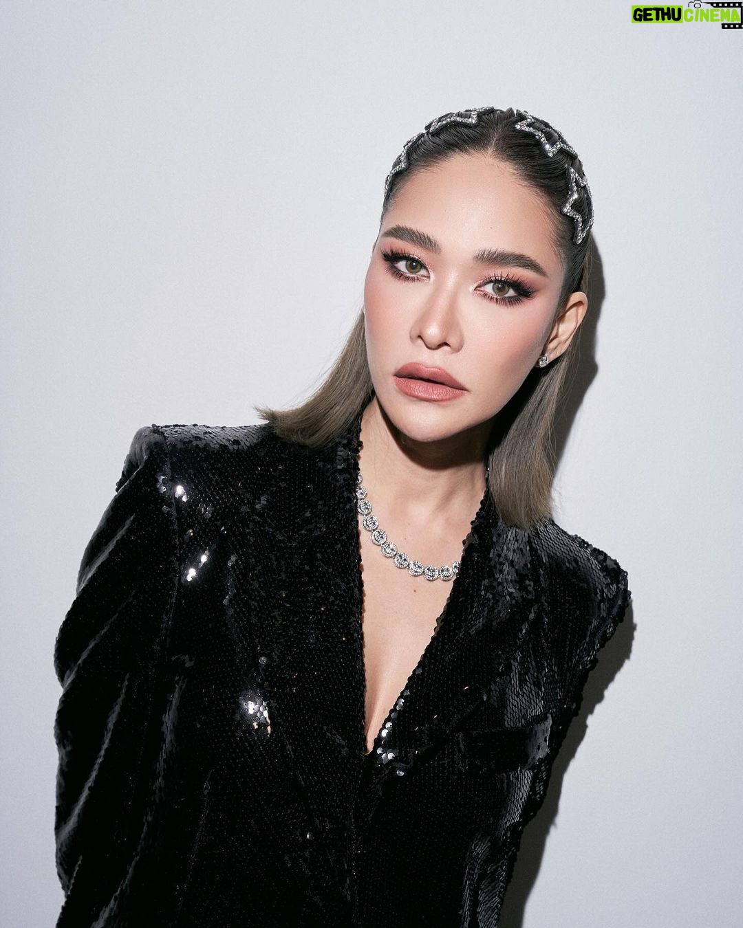 Chermarn Boonyasak Instagram - ⭐️🖤🍒⭐️🖤🍒⭐️🖤🍒⭐️🖤 Bangkok, Thailand
