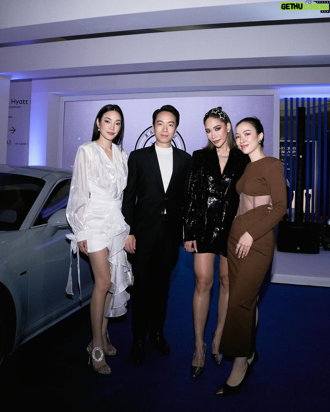 Chermarn Boonyasak Instagram - B Autohaus เปิด Pop Up Gallery นิทรรศการแสดงภาพถ่ายรถคู่ใจ ที่ถูกถ่ายทอดโดยช่างภาพชื่อดัง คุณพจน์ Sixtysix งานนี้ก็ได้รวบรวมรถรุ่นหายากและไฮไลท์สำคัญ Porsche รุ่น Limited 911 Sport Classic และ The New Cayenne รุ่นใหม่ล่าสุดที่จัดแสดงเป็นที่แรก!! รวมไปถึง Exotic Car ที่มีมูลค่าสูงสุดของ B Autohaus และอื่นๆ อีกมากมาย จัดแสดงตั้งแต่วันนี้ - 19 พ.ย. 66 เซ็นทรัลเอ็มบาสซี่ #BAutohaus #BAutohausDrivingDreams Bangkok, Thailand
