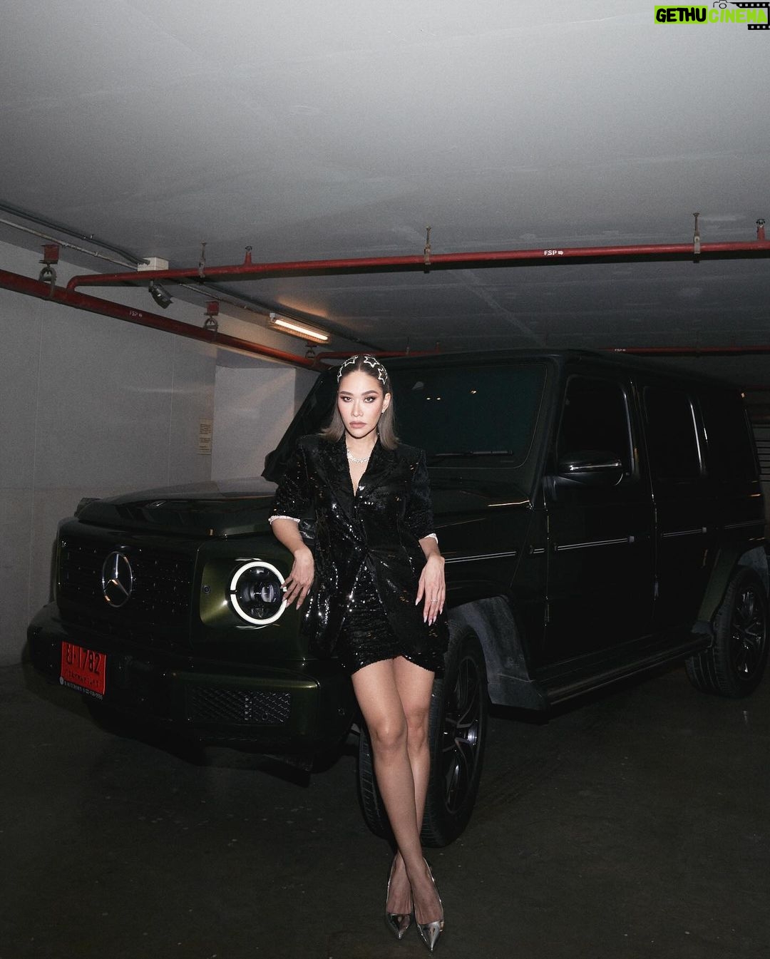 Chermarn Boonyasak Instagram - รังสิตมันร้ายยอ่ะ #น้องเขียวหวาน🍏 @bautohaus.official @natchanon.auu 📸 #bautohaus #bautohausdrivingdreams #gwagon #mybaby