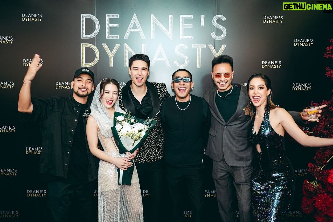 Chermarn Boonyasak Instagram - Dean’s Dynasty ❤️ ขอบคุณสื่อมวลชนทุกท่าน และ เพื่อนๆทุกคนที่มาสนับสนุนพวกเรากันนะคะ #hbogo #ลงช้าแต่ลงนะ Bangkok, Thailand