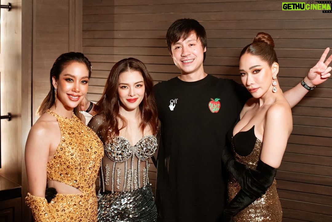 Chermarn Boonyasak Instagram - Dean’s Dynasty ❤️ ขอบคุณสื่อมวลชนทุกท่าน และ เพื่อนๆทุกคนที่มาสนับสนุนพวกเรากันนะคะ #hbogo #ลงช้าแต่ลงนะ Bangkok, Thailand