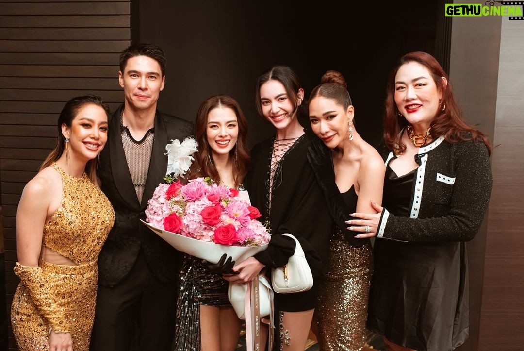 Chermarn Boonyasak Instagram - Dean’s Dynasty ❤️ ขอบคุณสื่อมวลชนทุกท่าน และ เพื่อนๆทุกคนที่มาสนับสนุนพวกเรากันนะคะ #hbogo #ลงช้าแต่ลงนะ Bangkok, Thailand