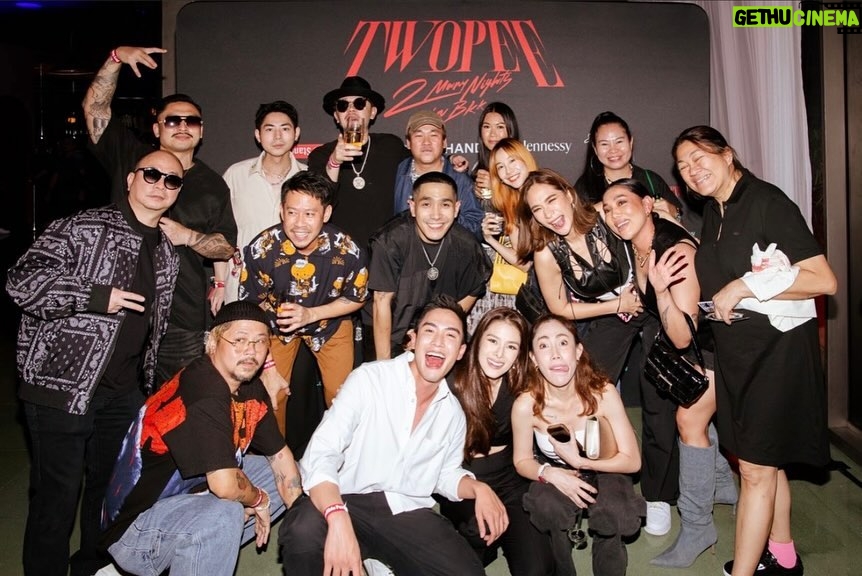 Chermarn Boonyasak Instagram - Congratulations for your new album นะจ๊ะ พลอยเห็นถึงความตั้งใจและทุ่มเทของโต้ง ทำในสิ่งที่โต้งรัก และวันนี้ก็สำเร็จแล้ว ดีใจกับโต้งจริงๆนะ ❤️🔥 @twopee #2manynightsinbkk Bangkok, Thailand