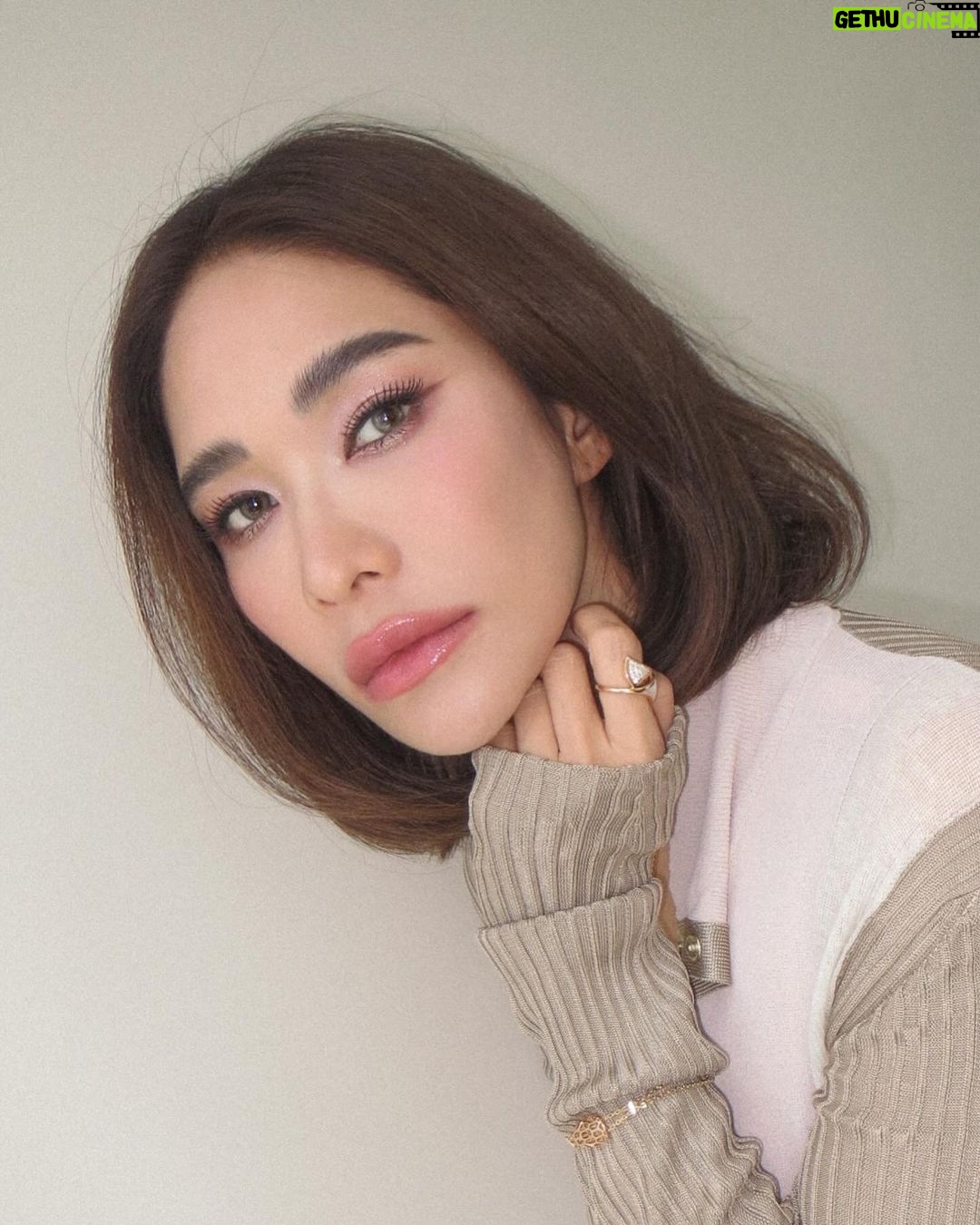 Chermarn Boonyasak Instagram - อันยอง 🇰🇷 สายเกา เกาหลัง ☺️💥 Bangkok, Thailand