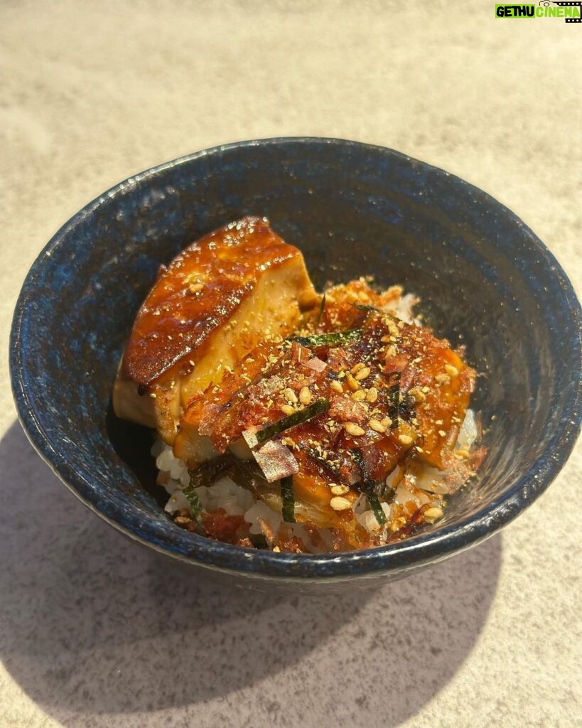Chermarn Boonyasak Instagram - Japanese food makes me feel particularly good. 🍣😊🩷 Sripanwa Phuket