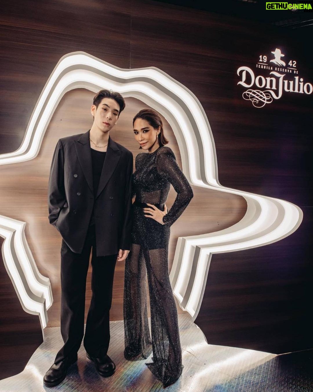 Chermarn Boonyasak Instagram - ตัวแทนประเทศไทย #dj1942