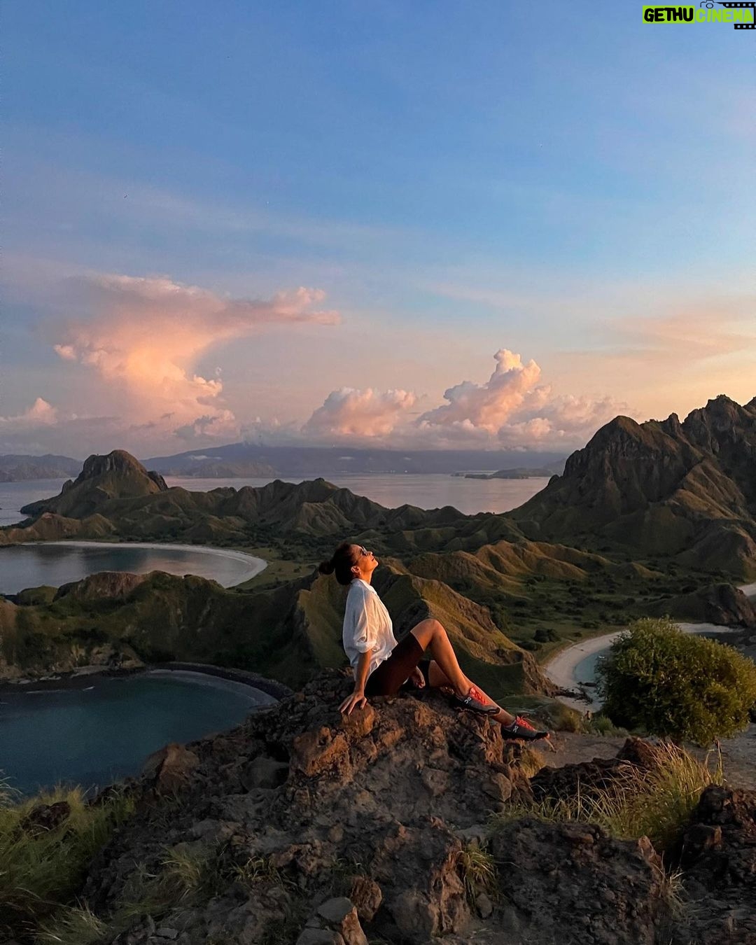 Chermarn Boonyasak Instagram - คิดถึงเรือลำนี้ที่สุด ปีหน้า Raja Ampat เจอกันนะ 🛥️🪸🐠 @veloceanliveaboard เรือที่เร็วที่สุดใน South east asia 🤍🤍🤍🤍🤍🤍🤍🤍🤍🤍🤍🤍🤍🤍🤍🤍 Indonesia