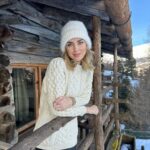 Chiara Ferragni Instagram - Spent such a beautiful weekend at @hotellerie_de_mascognaz, a dislocated hotel restored on an ancient village from 1300 in Ayas valley in the middle of nowhere 🥹 Hotellerie De Mascognaz