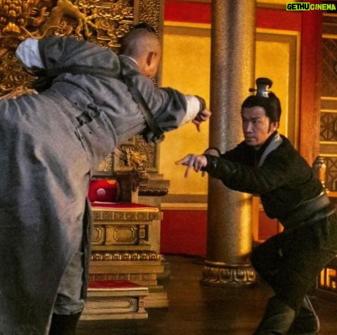 Chin Han Instagram - Somebody needs a hug #tgif have a good weekend everyone #marcopolo #jiasidao #hundredeyes #netflix