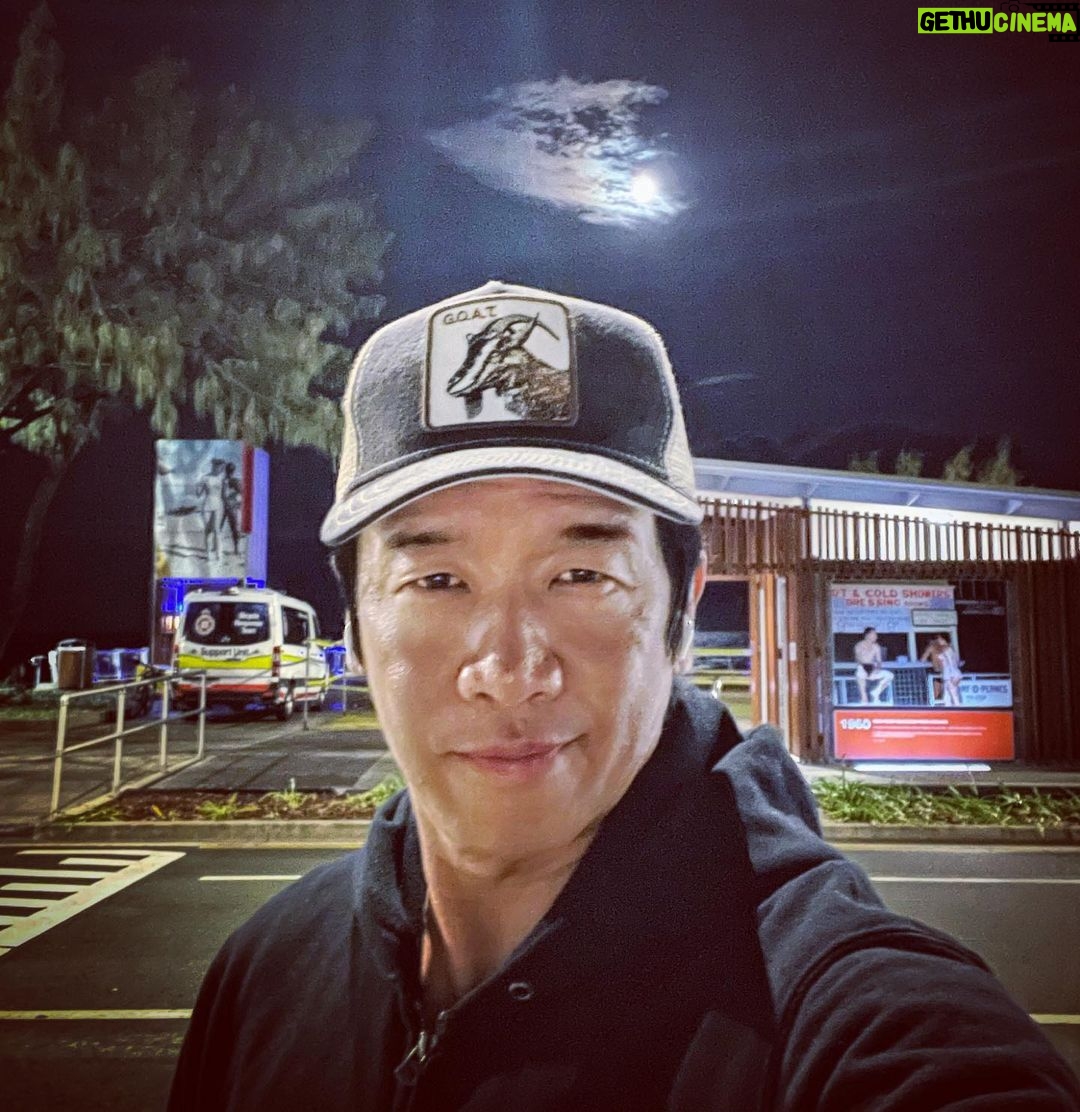 Chin Han Instagram - #bluesupermoon so clear this part of the world. Song by Teresa Teng ‘The Moon Reflects My Heart’ always brings back memories and reminds me of Asia #haveagoodweekend #teresateng