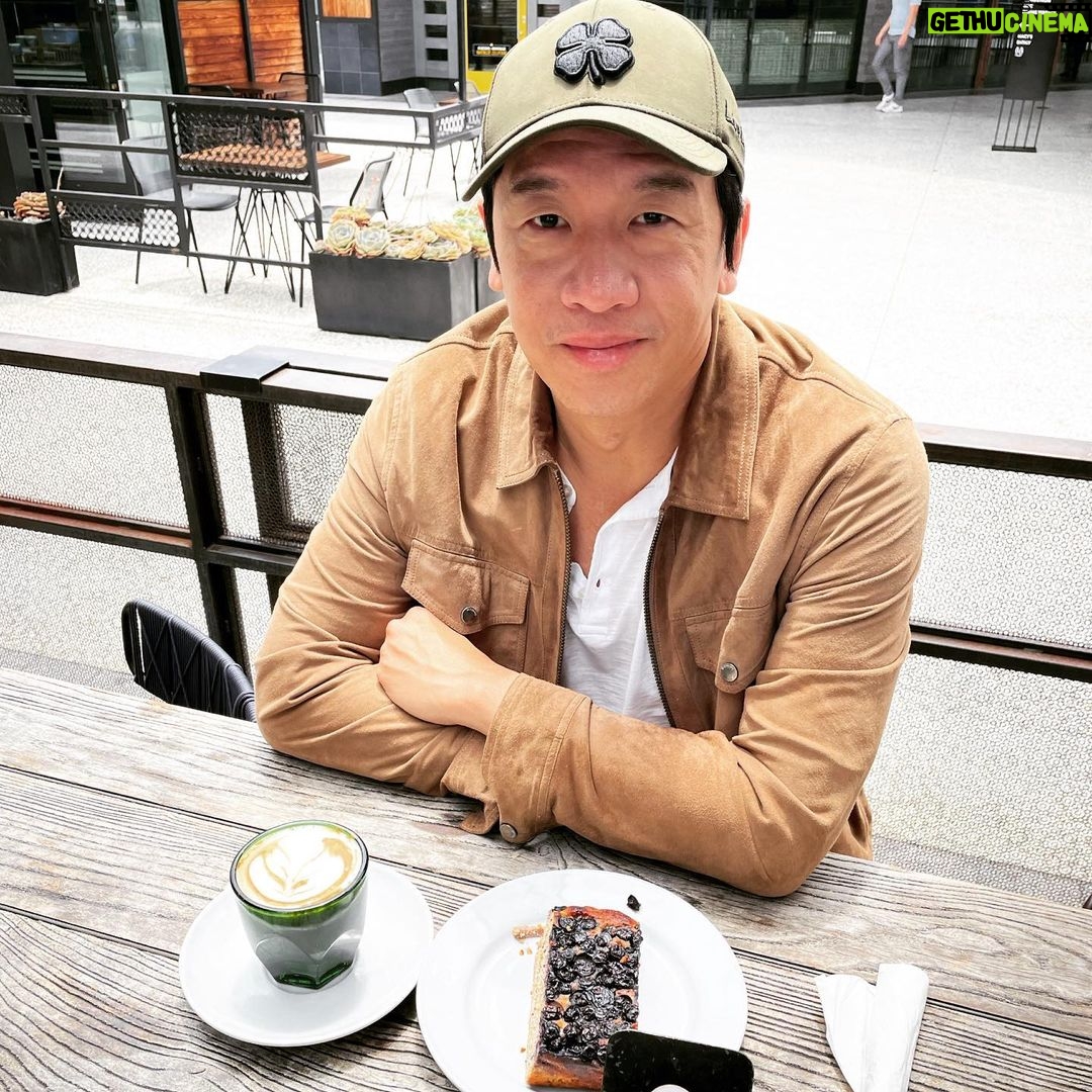 Chin Han Instagram - Blueberry cake - the breakfast of champions, let’s go #mondaymood