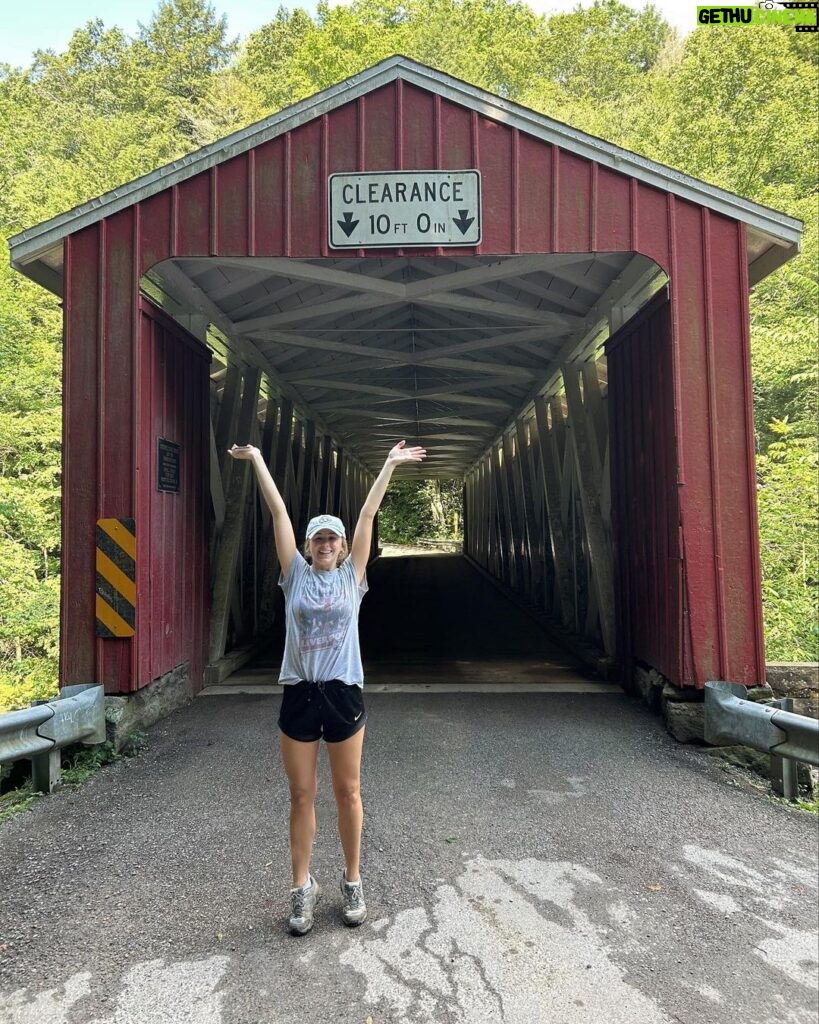 Chloe Lukasiak Instagram - hike day 🫶🏻
