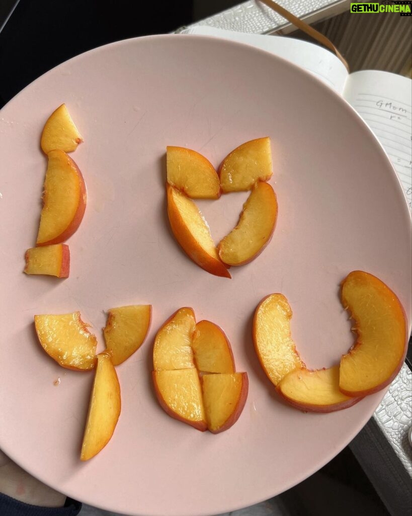 Chloe Lukasiak Instagram - here is a recent little album 🫶🏻 last slide is how Brooklinn prepares all snacks