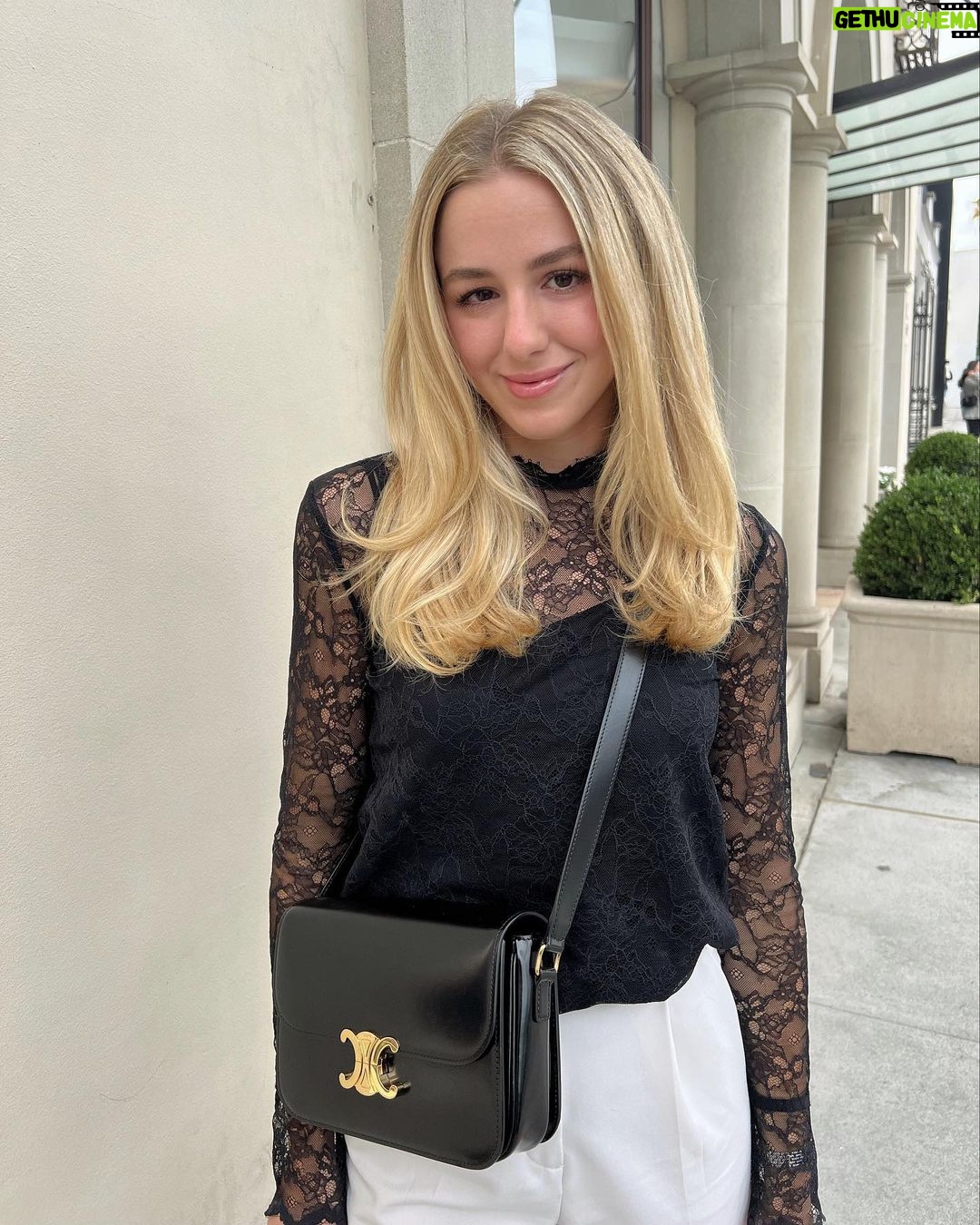 Chloe Lukasiak Instagram - Good lighting provided by June gloom 🖤