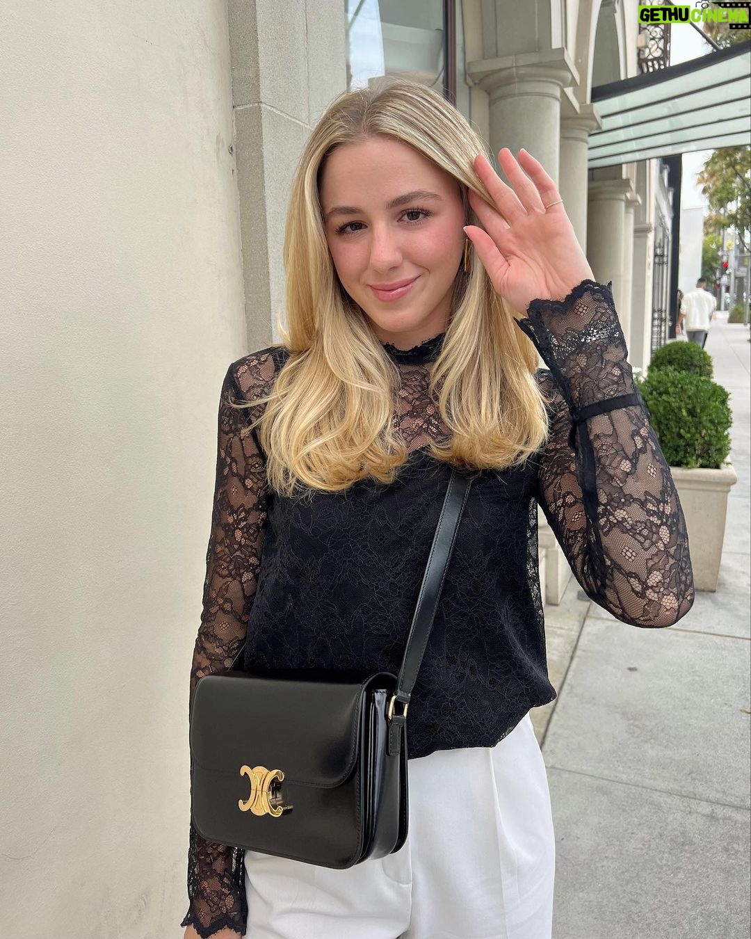 Chloe Lukasiak Instagram - Good lighting provided by June gloom 🖤