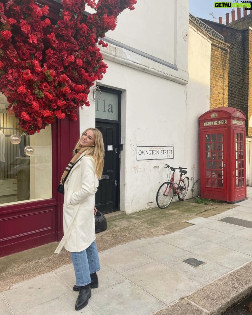Chloe Lukasiak Instagram - My heart is in London