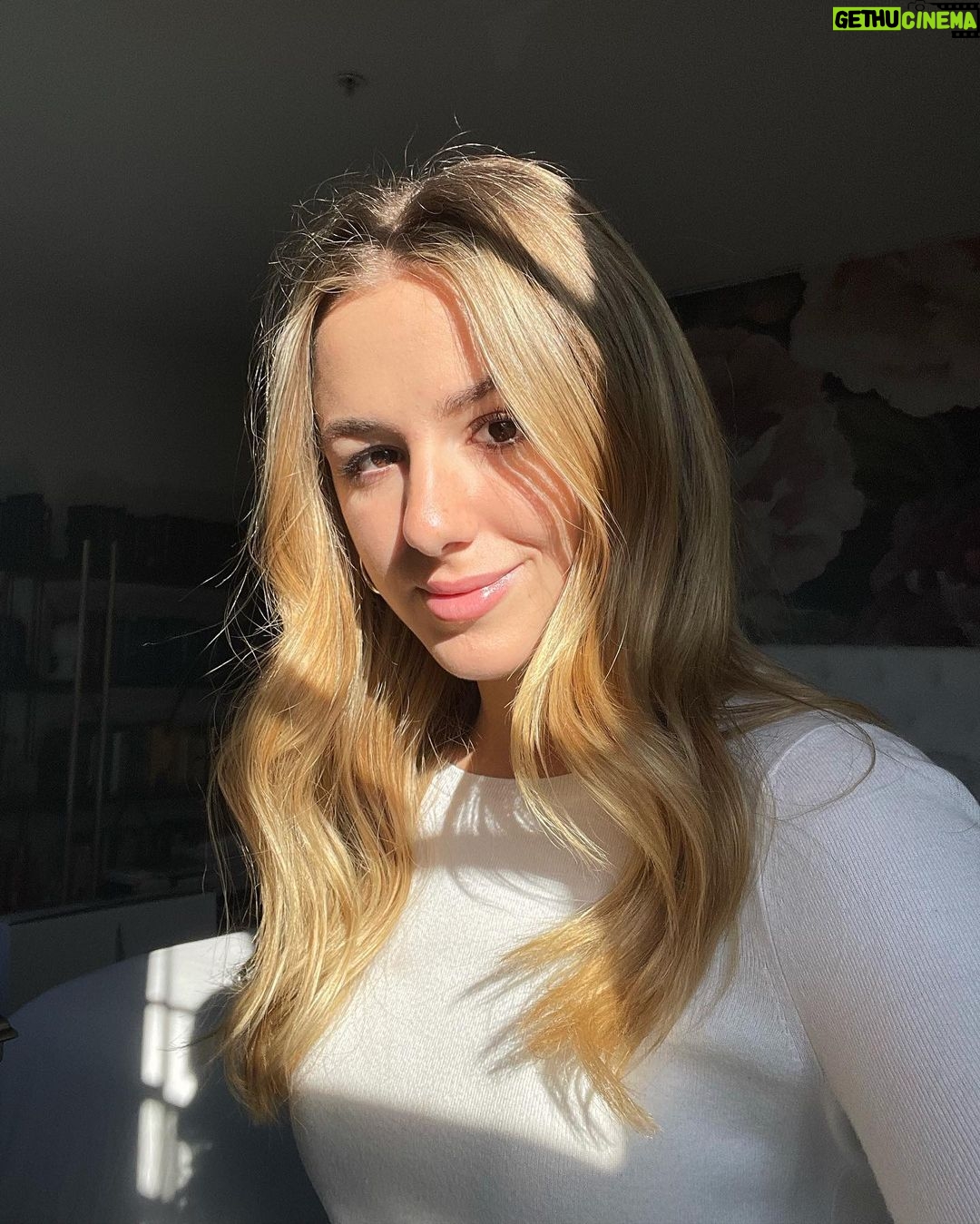 Chloe Lukasiak Instagram - Feels like spring 🌷