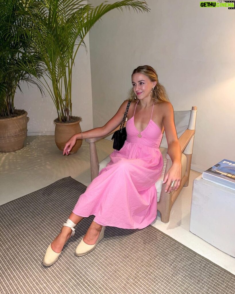 Chloe Lukasiak Instagram - Another pink dress moment The Miami Beach EDITION