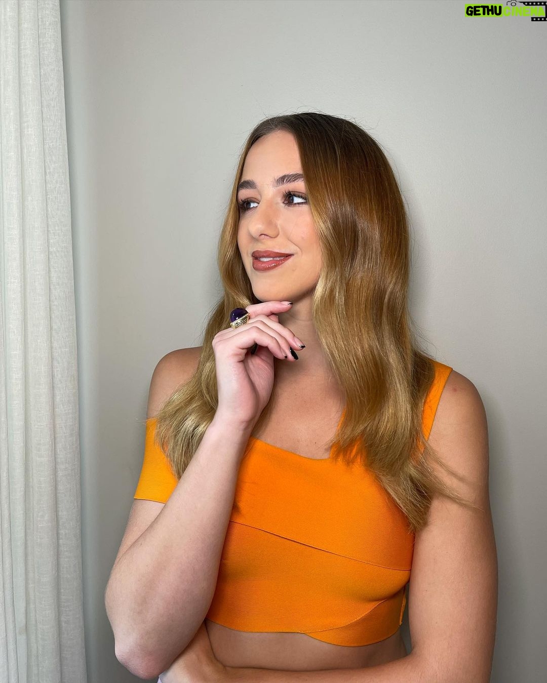 Chloe Lukasiak Instagram - I definitely did not wake up like this 🧖🏼♀️ A huge thank you to every single glam person I worked with for NYFW 👏🏻 You kill it always