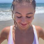 Chloe Lukasiak Instagram - the ocean is quickly becoming my favorite place to be Malibu, California
