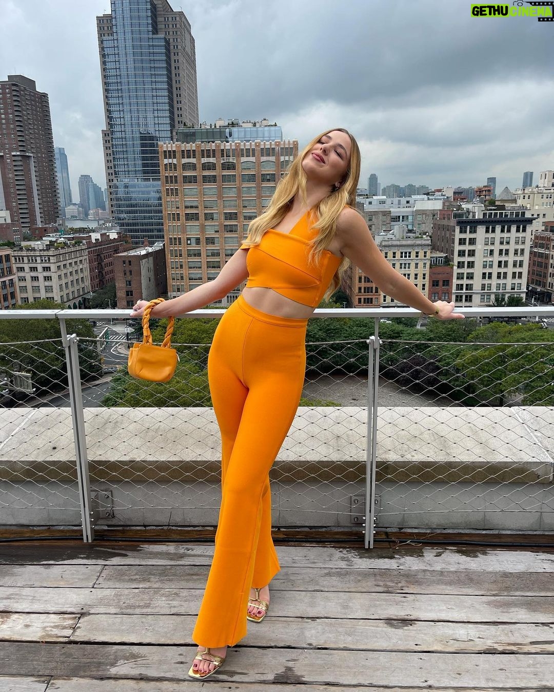 Chloe Lukasiak Instagram - Yes Halloween vibes 🖤👻