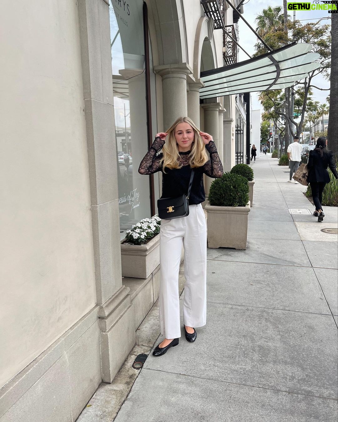 Chloe Lukasiak Instagram - here is a recent little album 🫶🏻 last slide is how Brooklinn prepares all snacks