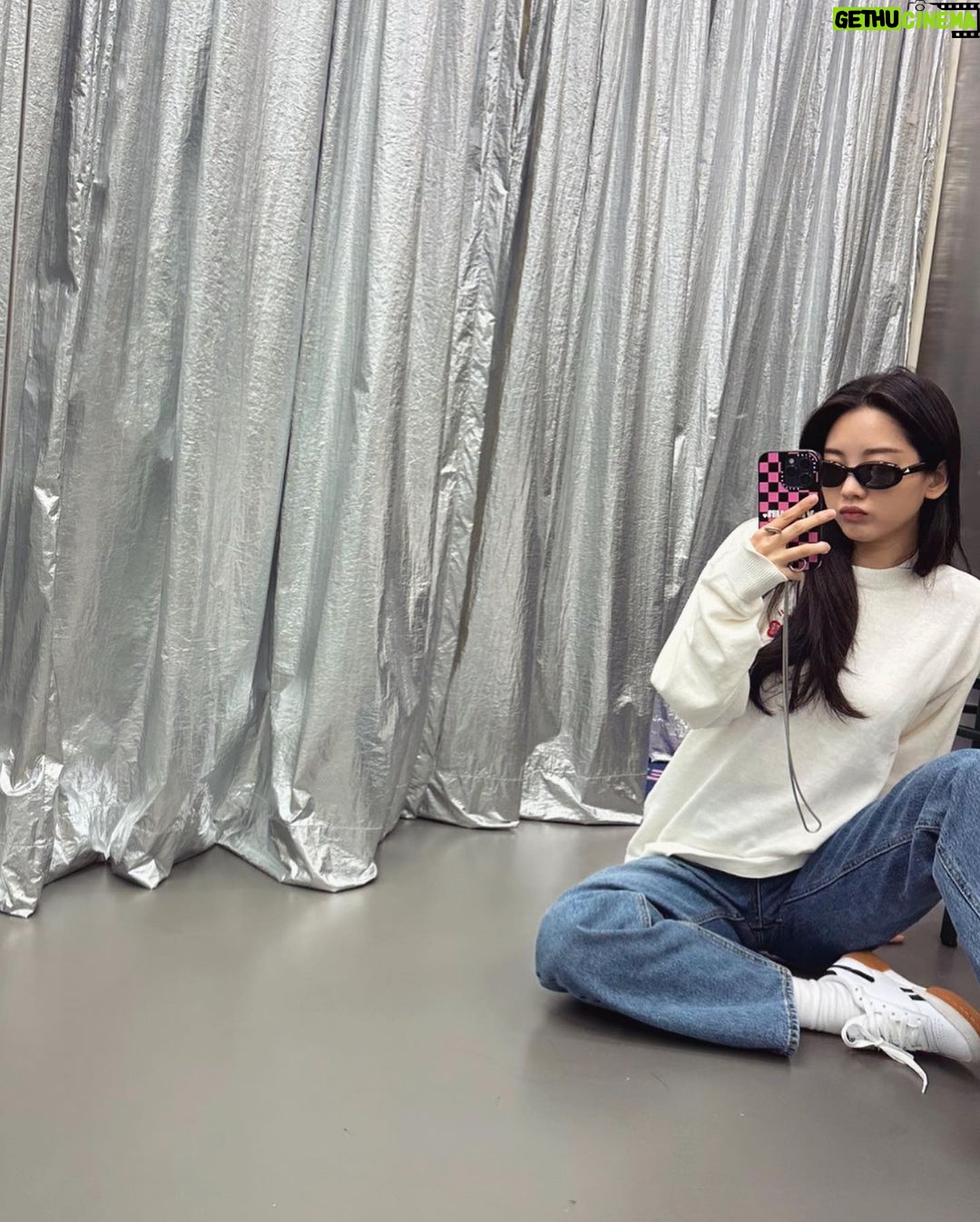 Cho Yi-hyun Instagram - 리복이현 . #리복 #리복클래식 #클럽C빈티지 #클럽C리벤지 #리벤지빈티지