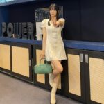 Cho Yi-hyun Instagram – 영스트리트 오늘도 감사했습니다🥰
보는 라디오는 이제 25일 목요일이 마지막!! 남은 일주일 목소리 송출 라디오로 함께 하니까요 많이많이 들어주세요🎀💓
병아리 현디 퇴근!!