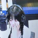 Cho Yi-hyun Instagram – 영스트리트 오늘도 감사했습니다🥰
보는 라디오는 이제 25일 목요일이 마지막!! 남은 일주일 목소리 송출 라디오로 함께 하니까요 많이많이 들어주세요🎀💓
병아리 현디 퇴근!!