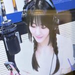 Cho Yi-hyun Instagram – 영스트리트 오늘도 감사했습니다🥰
보는 라디오는 이제 25일 목요일이 마지막!! 남은 일주일 목소리 송출 라디오로 함께 하니까요 많이많이 들어주세요🎀💓
병아리 현디 퇴근!!