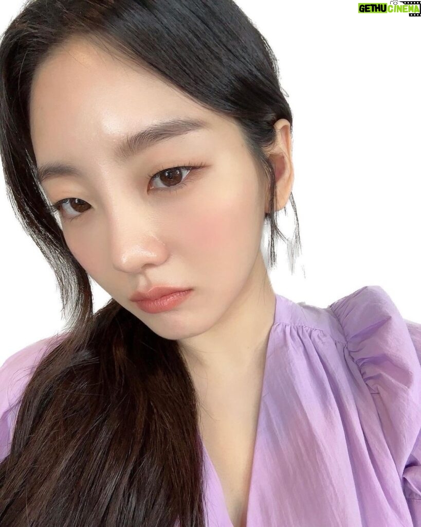 Cho Yi-hyun Instagram - 🤎🟤🟫