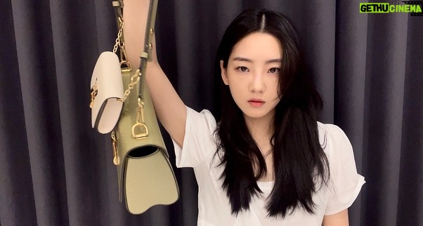 Cho Yi-hyun Instagram - #ad @louisvuitton