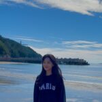 Cho Yi-hyun Instagram - 촬영 중, 쉬는 시간에 다녀온 모래사장 . 여러분!! 내가 사랑해!!💓