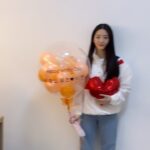 Cho Yi-hyun Instagram – 나 오늘 사탕 받았다🍭🧸🤎
