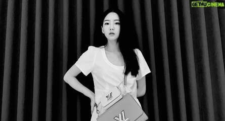 Cho Yi-hyun Instagram - #ad @louisvuitton