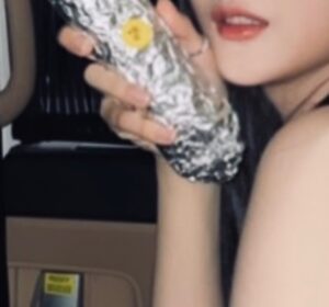 Cho Yi-hyun Instagram - 참치김밥