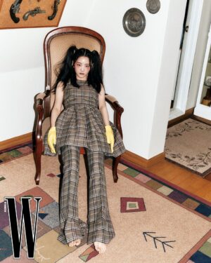 Cho Yi-hyun Instagram - @wkorea