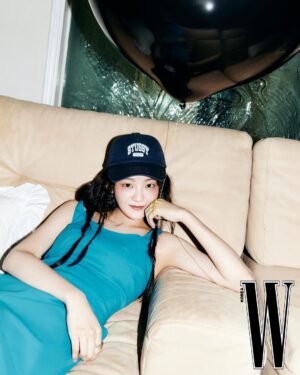Cho Yi-hyun Instagram - @wkorea