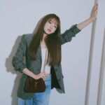 Cho Yi-hyun Instagram – #GucciJackieNotte #GucciJackie #ad
아이코닉한 아카이브를 재해석해 선보이는 디자이너 사바토 데 사르노의 구찌 재키 노떼. 구찌 2024 봄/여름 컬렉션을 대표하는 루소 앙코라 컬러의 뉴 핸드백을 만나보세요.