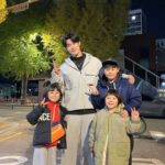 Choi Ja-woon Instagram - 지난주 릴스를 찍을줄 아는 @yoo_seung_a_2015 승아의 도움으로 슬릭백 찍어봄. 그냥 뛰어다니는 수준 🤣 릴스찍다 수혁이가 자주보는 강철부대 이동규님을 봤다. @gyu_17_2 수혁이 너무 좋아함. ㅋ ㅋ ㅋ 사진찍어 주셔서 감사합니다🥰 #최수혁#최자운#유승아 #키즈모델 #아역배우 #슬릭백#대환장파티 #우연히만난 #강철부대#이동규 #사진찍어주셔서감사합니다❣️ #kids#kidsmodel #kidsactor #드라마#영화#광고#casting #섭외 #일상#기록스타그램