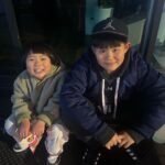 Choi Ja-woon Instagram - 지난주 릴스를 찍을줄 아는 @yoo_seung_a_2015 승아의 도움으로 슬릭백 찍어봄. 그냥 뛰어다니는 수준 🤣 릴스찍다 수혁이가 자주보는 강철부대 이동규님을 봤다. @gyu_17_2 수혁이 너무 좋아함. ㅋ ㅋ ㅋ 사진찍어 주셔서 감사합니다🥰 #최수혁#최자운#유승아 #키즈모델 #아역배우 #슬릭백#대환장파티 #우연히만난 #강철부대#이동규 #사진찍어주셔서감사합니다❣️ #kids#kidsmodel #kidsactor #드라마#영화#광고#casting #섭외 #일상#기록스타그램