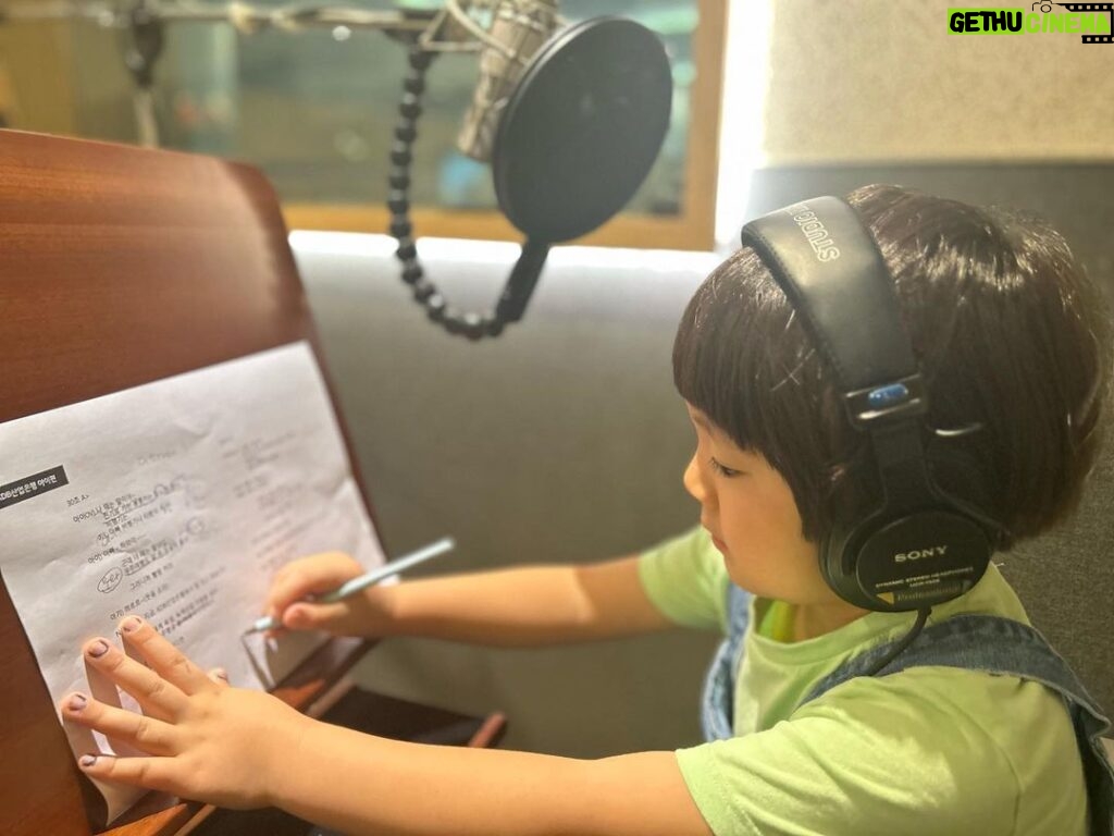 Choi Ja-woon Instagram - 광고후시녹음하러. . . 오늘도 화이팅❣️ 귀요미 수고했어👏👏 #아역배우최자운#키즈모델 #kids #kidsmodel #kids #광고#tvcf#후시녹음 #예쁜영상#기대기대💕